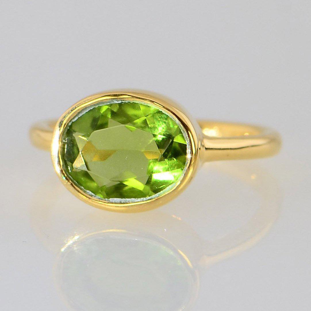 Peridot 925 Sterling Silver 7X5mm Oval Gemstone Ring at Rs 735/piece | 925  खरी चांदी की अंगूठी in Jaipur | ID: 2852610687297