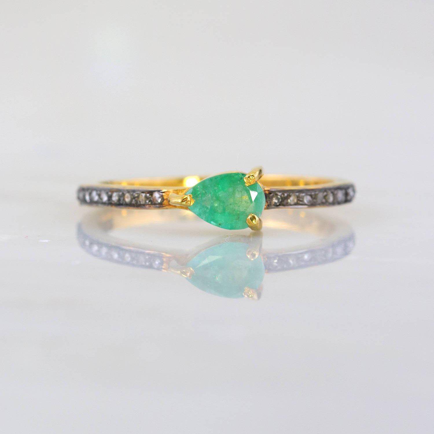 Fine Emerald Ring, Teardrop Diamond Ring, Elegant Delicate Ring, Elegant Fine Jewelry, Diamond Stacking Ring, Emerald Jewelry, Mother's Gift