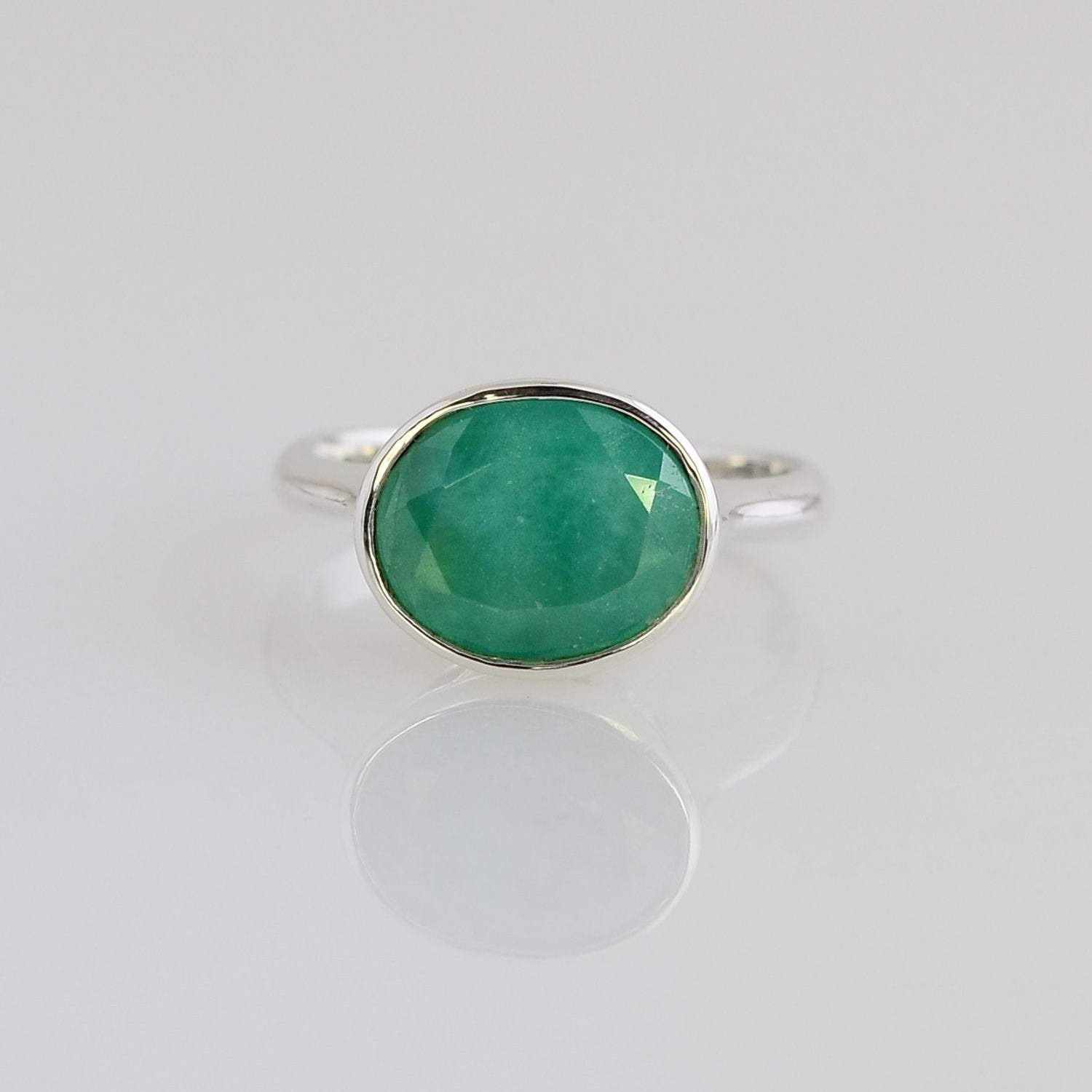 0.94cts 14K Emerald Oval Cut 4 Prong Petite Solitaire Ring